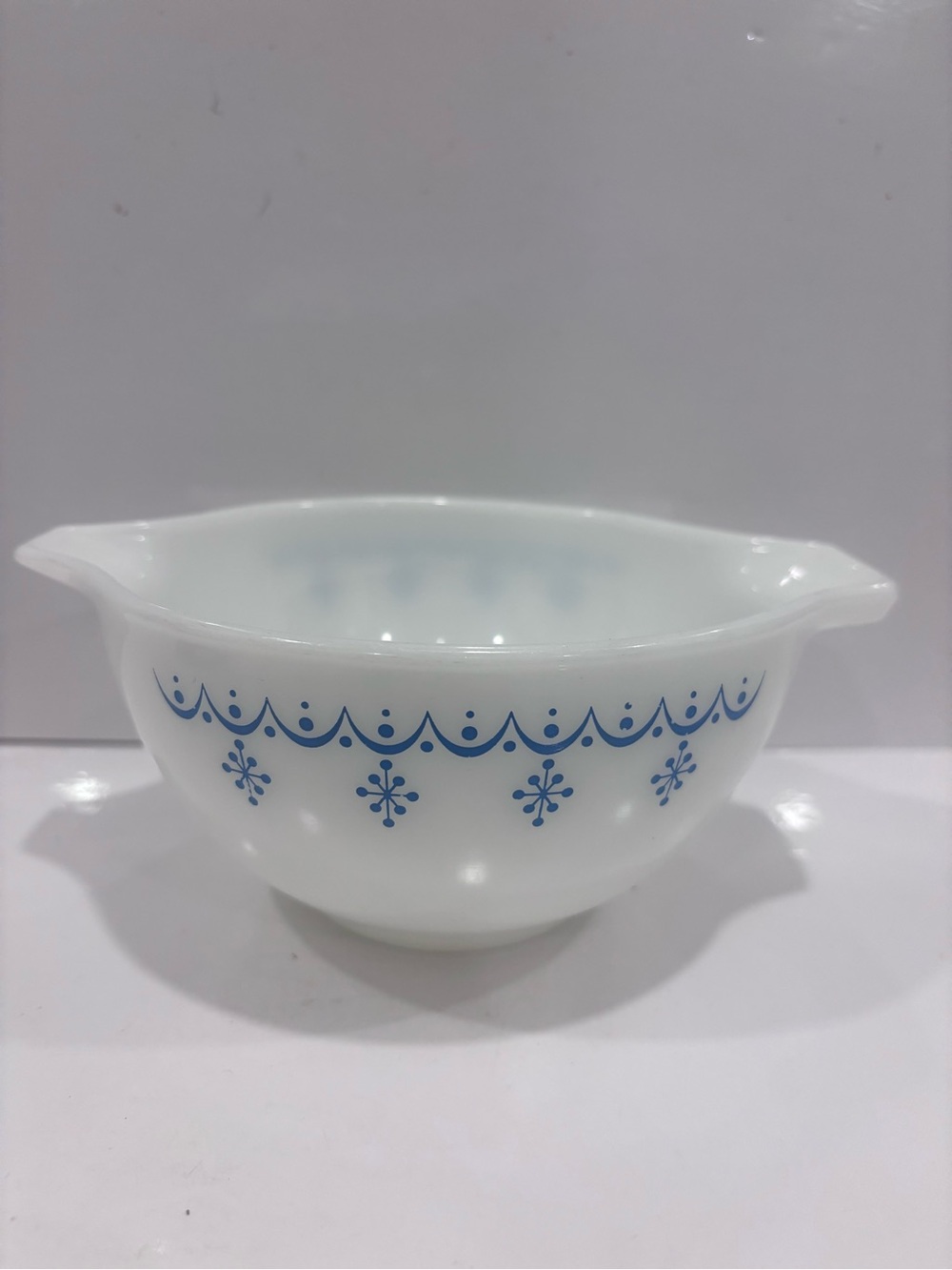 Vintage Pyrex 441 blue snowflake garland Cinderella mixing bowl 1.5pint milkglas